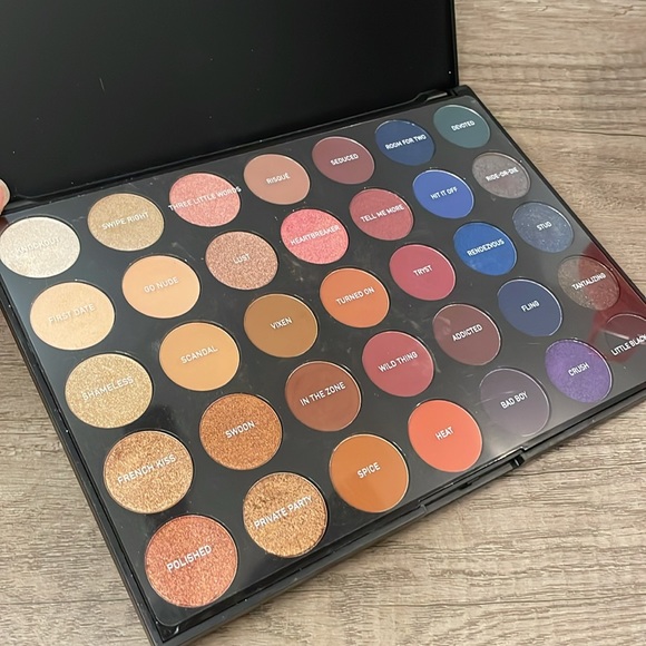 Morphe Cosmetics 35V Eyeshadow Makeup Palette - Picture 4 of 5